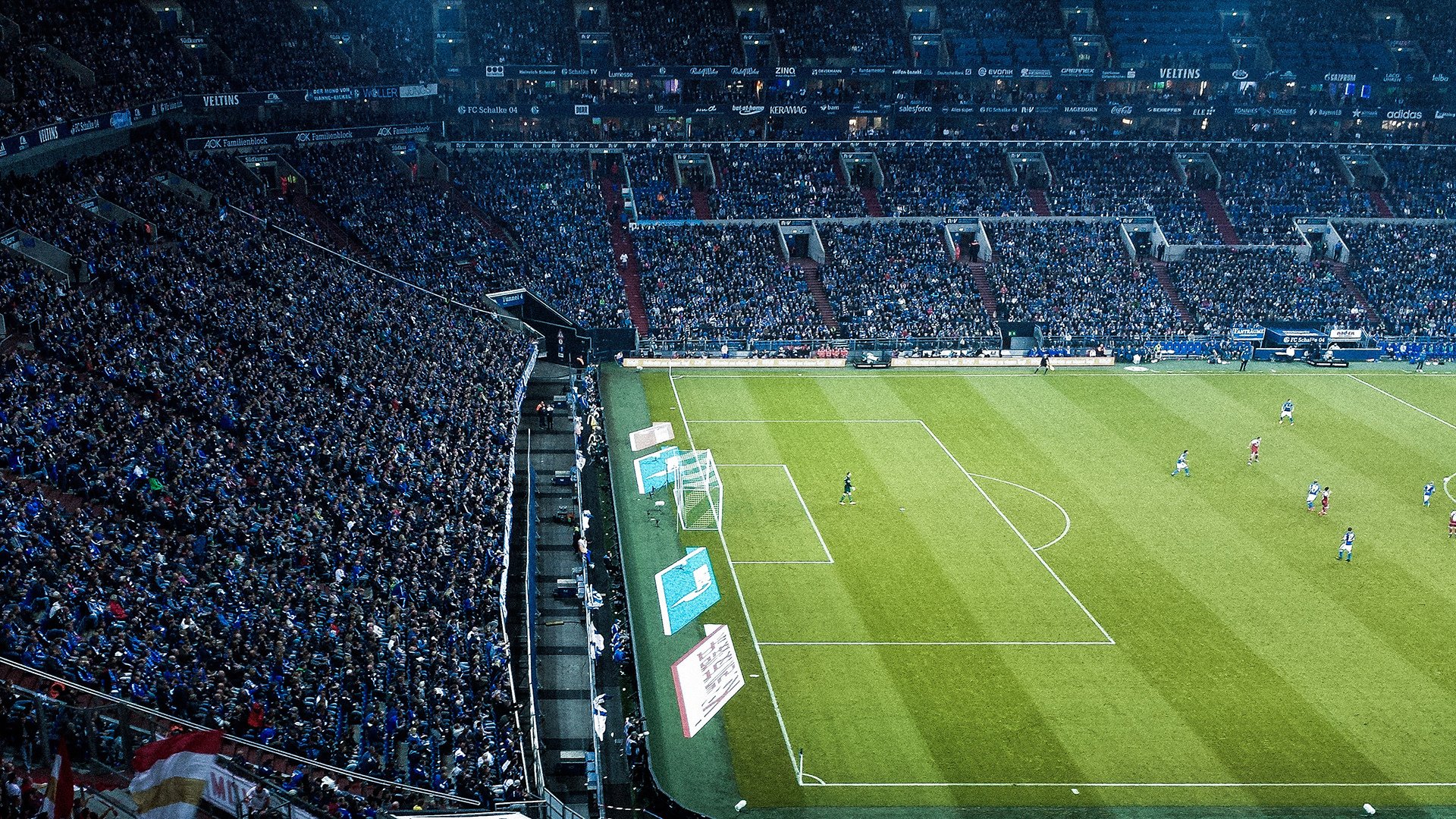 皇马狂飙！6连胜领跑西甲榜首，巴萨惨败遭遇降温！足坛第一人狂轰235球的传奇之路