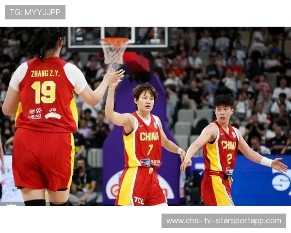 女篮姑娘的努力换来荣耀与泪水，这个女篮